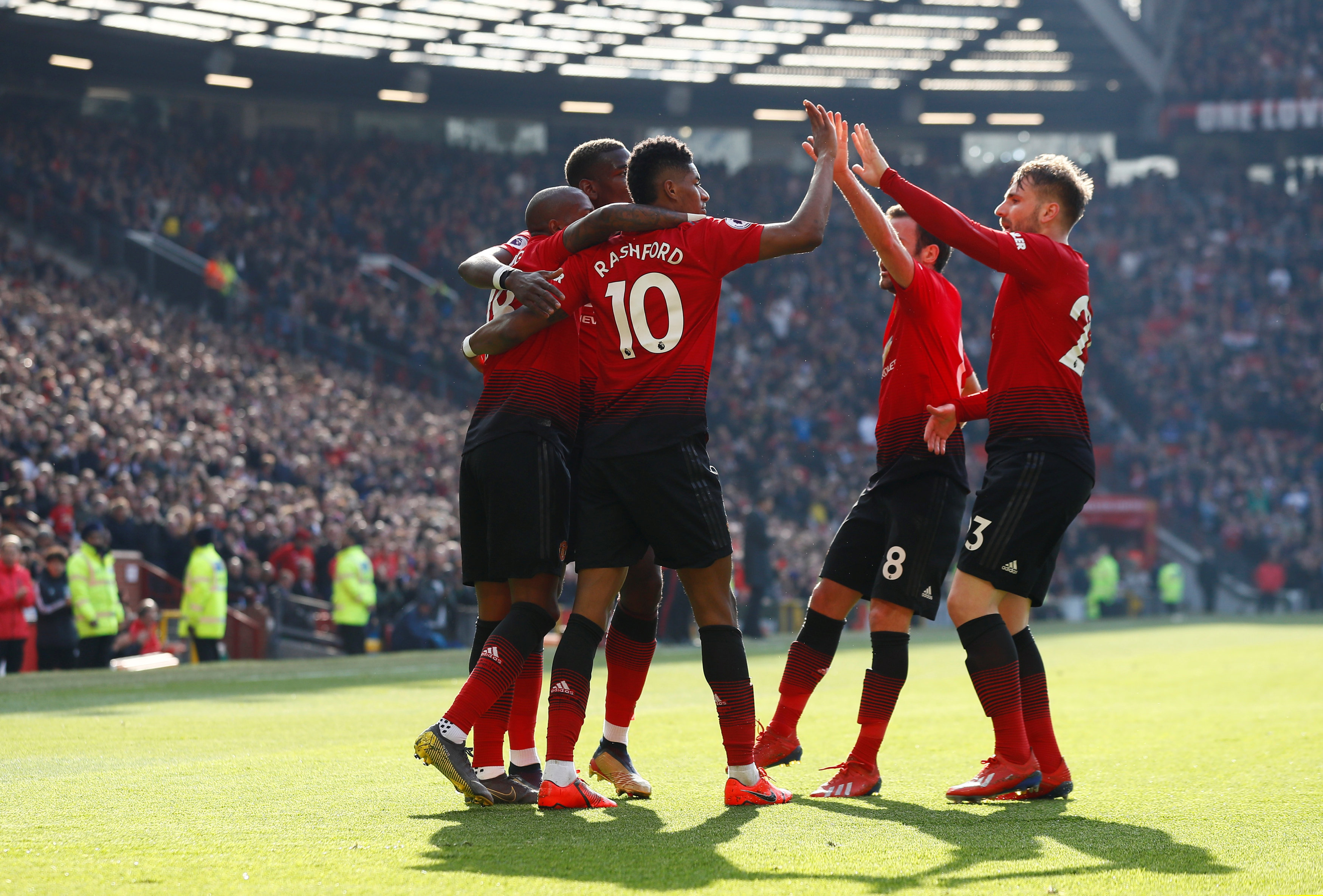 濃眉表示克內克特能夠獲得一些空位機會，他作為首發為我們創造了更多的空間.