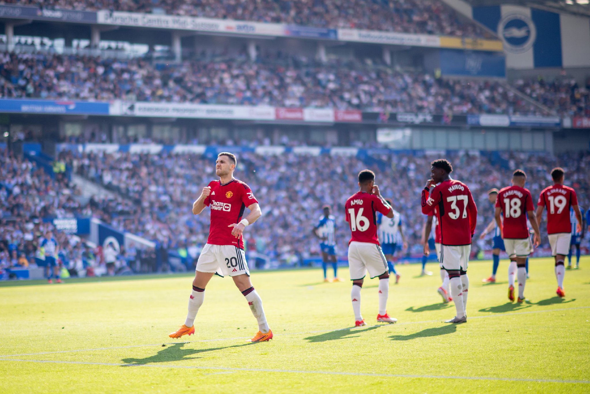 民政部社会组织管理局责令中华口腔医学会加强会员管理.